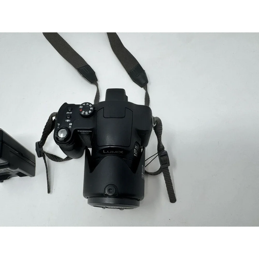 Panasonic Lumix DMC-FZ7 6.0MP Digital Bridge Camera Black w/ Charger & Lens Hood